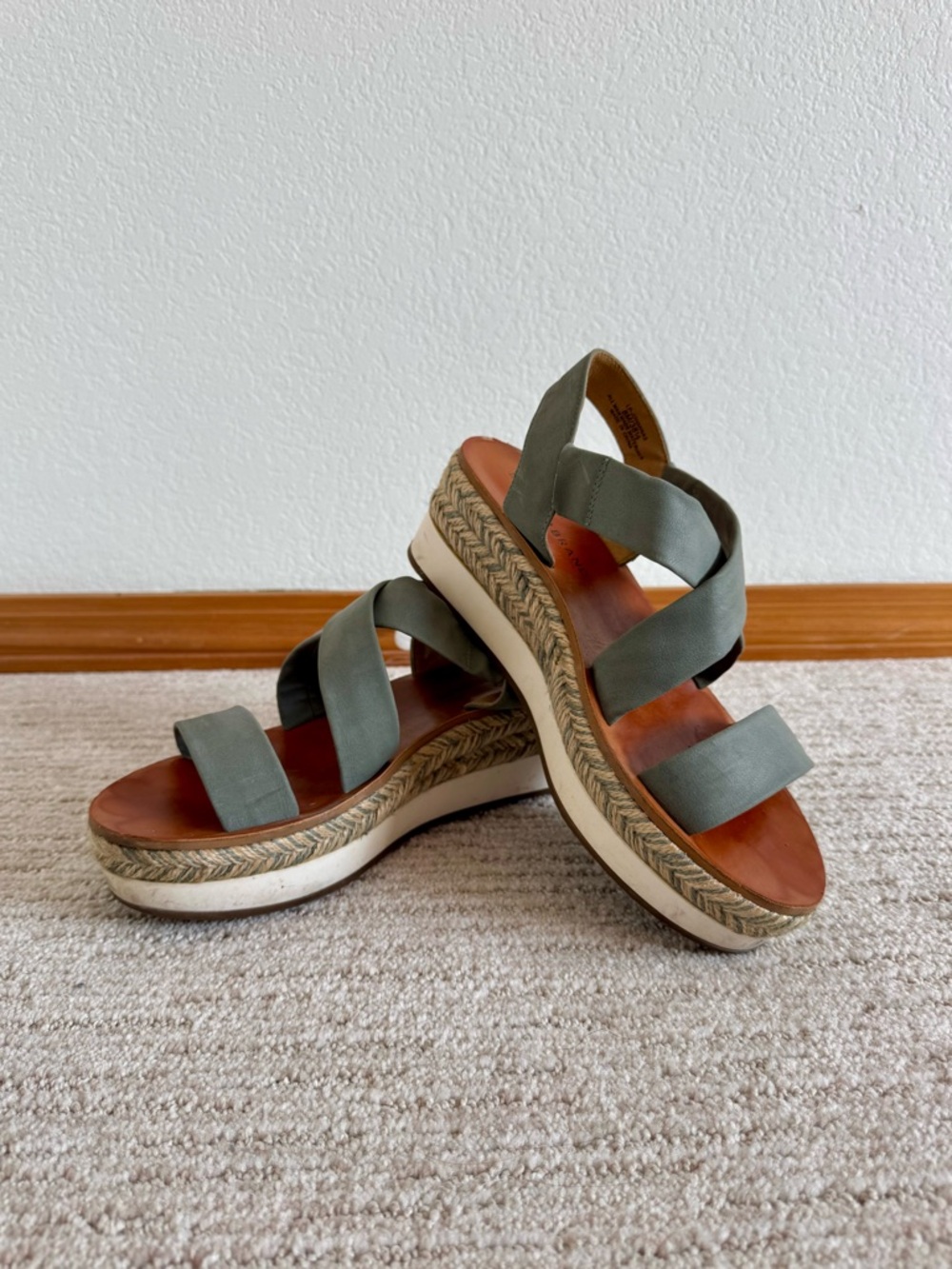Size 8 Lucky Brand Olive Green Espadrille Platform Sandals